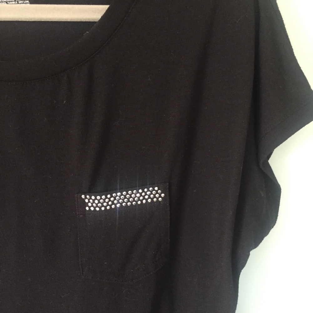 GAP T-shirt black w embellished jeweled pocket